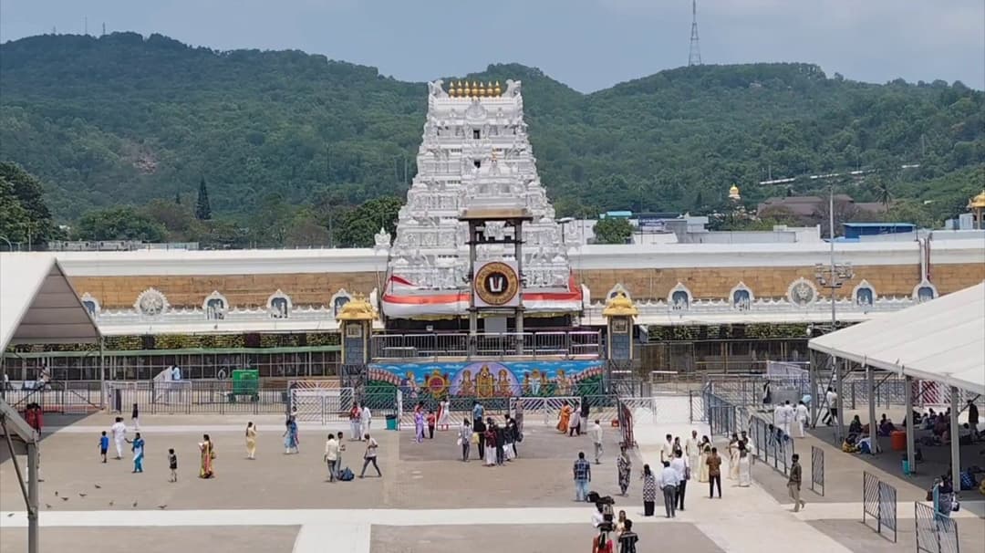 ஏழுமலையான் கோவிலில் ஜூன் மாதத்தில் 24.08 லட்சம் பேர் தரிசனம்