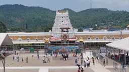 ஏழுமலையான் கோவிலில் ஜூன் மாதத்தில் 24.08 லட்சம் பேர் தரிசனம்