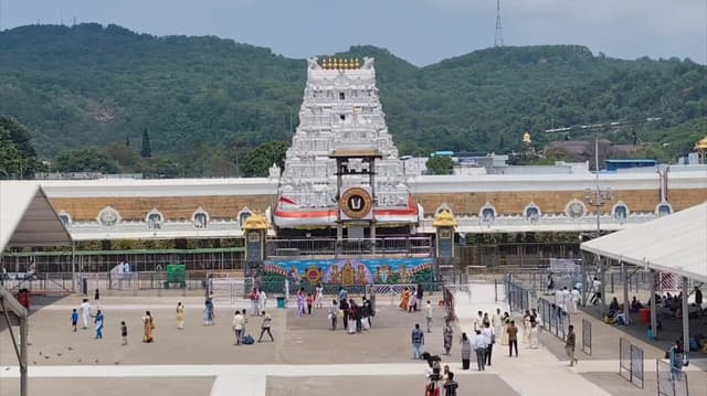ஏழுமலையான் கோவிலில் ஜூன் மாதத்தில் 24.08 லட்சம் பேர் தரிசனம்