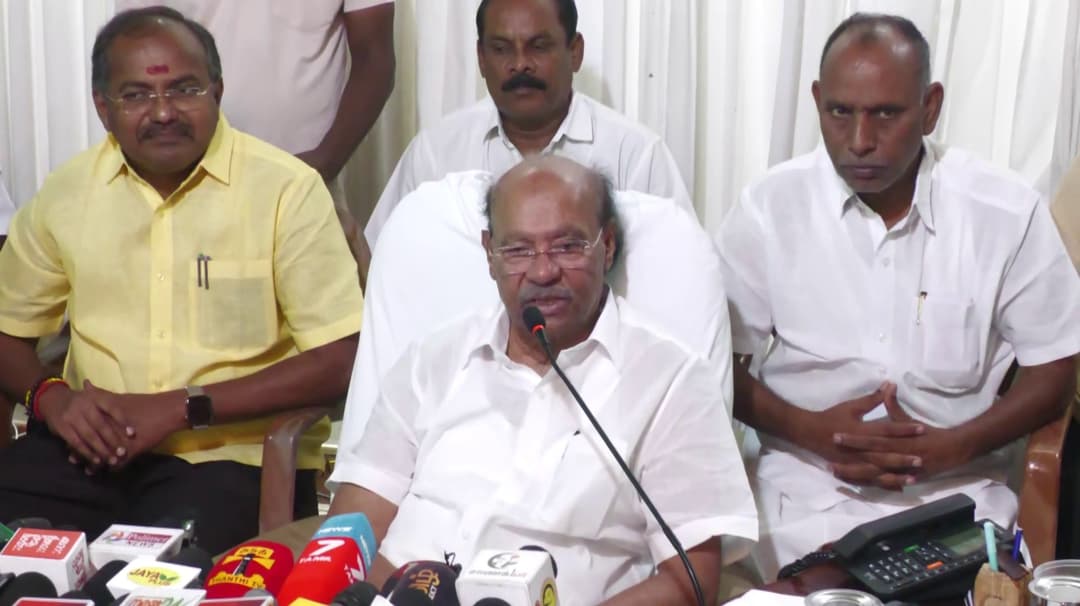 தி.மு.க., அ.தி.மு.க.வுடன் கூட்டணி பேச்சுவார்த்தை என்பது வதந்தி - ராமதாஸ்