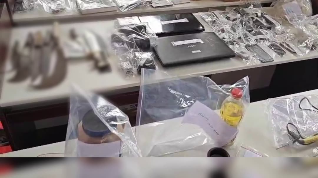 தமிழகத்தில் பல்வேறு வெடிகுண்டு சம்பவங்களுக்கு மூளையாக செயல்பட்ட 2 தீவிரவாதிகள் வீட்டில் சோதனை