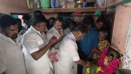 திருப்புவனம் அஜித்குமார் குடும்பத்தினருக்கு ரூ.2 லட்சம் நிதி உதவி வழங்கினார் ஓ.பி.எஸ்