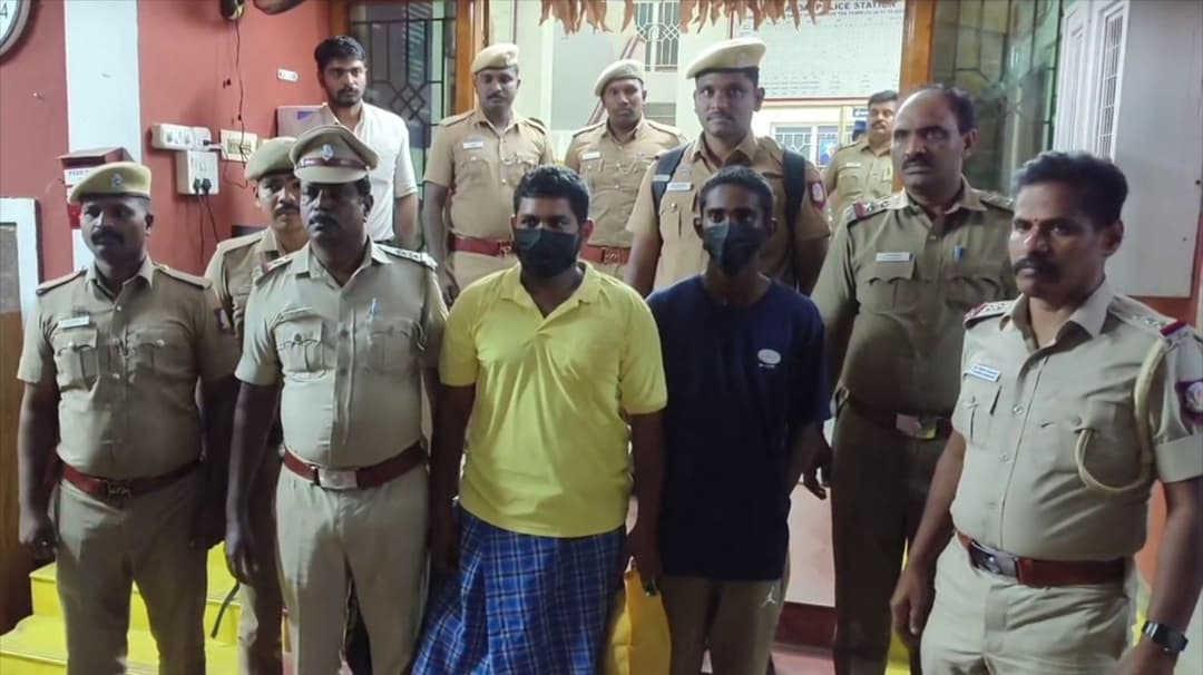 இளைஞர் வீடு புகுந்து வெட்டிக் கொல்லப்பட்ட வழக்கு.. ஒரு பெண் உட்பட மூவர் கைது
