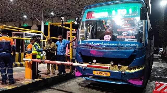 சாலைப்புதூர் சுங்கச்சாவடியில் தடுத்து நிறுத்தப்படும் அரசுப் பேருந்துகள்.. என்ன காரணம்..?