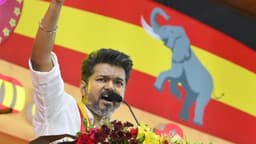 படகுகளில் தவெக என எழுதியிருந்தால் மானியம் வழங்கக் கூடாது என்று அதிகாரிகளுக்கு உத்தரவிட்டவர் யார்? - த.வெ.க கேள்வி