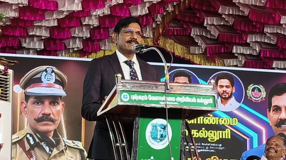 "அதிகாரிகள் உத்தரவிட்டாலும் சட்டத்துக்குப் புறம்பான செயல்களில் ஈடுபடக்கூடாது"..
டி.ஜி.பி. சைலேந்திர பாபு அட்வைஸ்