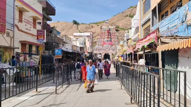 திருப்பரங்குன்றத்தில் கோலாகலம்..! சுப்பிரமணிய சுவாமி கோவிலில் நாளை குடமுழுக்கு விழா