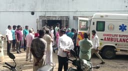 வீட்டில் எரிவாயு கசிவால் சிலிண்டர் வெடித்து விபத்து - 4 பேர் காயம்