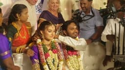 அமெரிக்க காதலியைக் கரம் பிடித்த தமிழகப் பொறியாளர் - ஹிந்து முறைப்படி கிராமத்தில் நடைபெற்ற திருமணம்