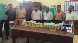 ஆம்னி பேருந்தில் கொண்டு செல்லப்பட்ட ஹவாலா பணம் - ரூ.33 லட்சம் ஹவாலா பணம் பறிமுதல்