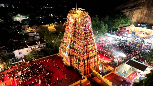 திருப்பரங்குன்றத்தில் குடமுழுக்கு கோலாகலம்.. எங்கும் எதிரொலித்த அரோகரா முழக்கம்.. கோபுர தரிசனம் கண்டு சிலிர்த்த பக்தர்கள்..!