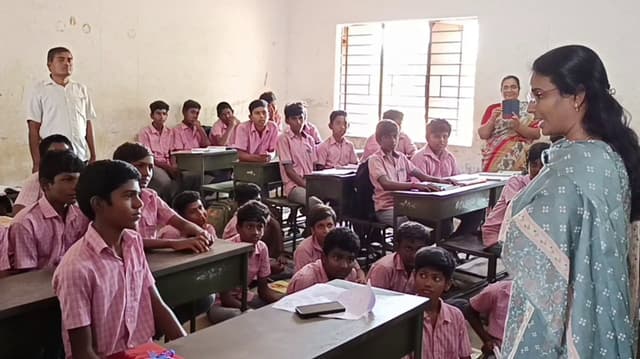 "நீங்கள் எங்கள் பள்ளிக்கு ஒருநாளாவது வர வேண்டும்" மாவட்ட ஆட்சியருக்கு மாணவர் கடிதம்..