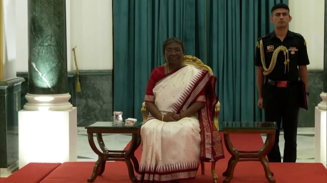 14 கேள்விகளை எழுப்பிய குடியரசுத் தலைவரின் மனு மீது உச்சநீதிமன்ற அரசியல் சாசன அமர்வு நாளை மறுநாள் விசாரணை