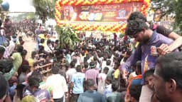 ஊர்த் திருவிழாவை முன்னிட்டு எருது விடு விழா கோலாகலம்..! தமிழகம் ,ஆந்திரா,கர்நாடகாவைச் சேர்ந்த   500 க்கும் மேற்பட்ட காளைகள் பங்கேற்பு..