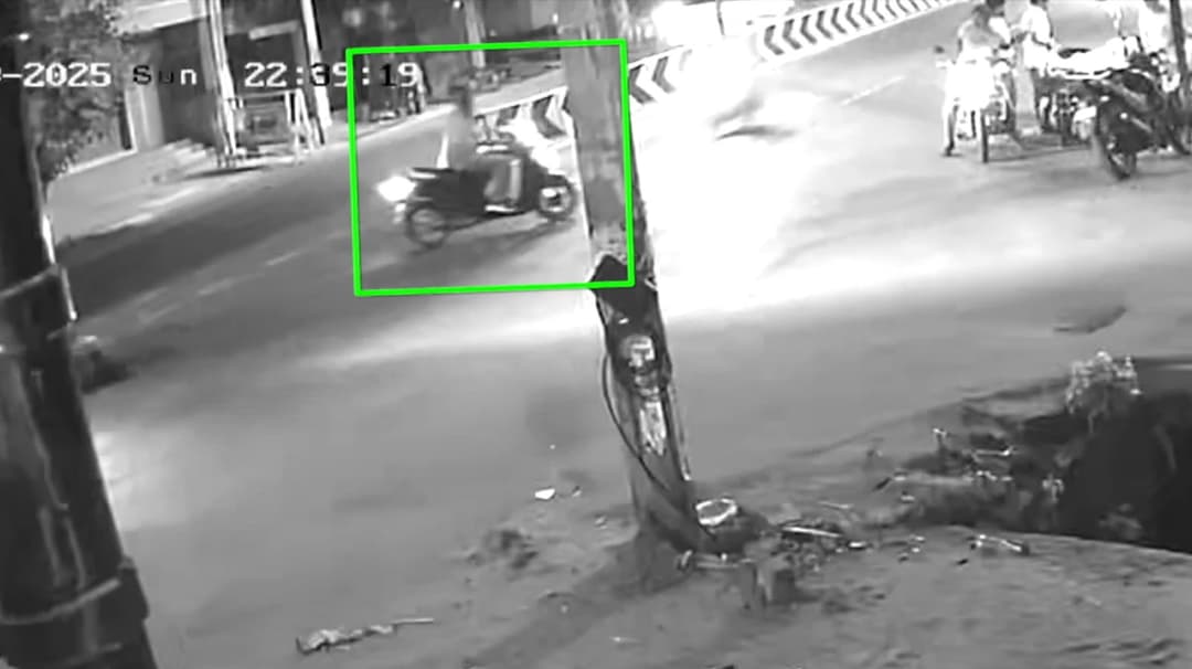 பைக்கில் சாலையை கடக்க முயன்றவர் மற்றொரு பைக் மோதி உயிரிழப்பு