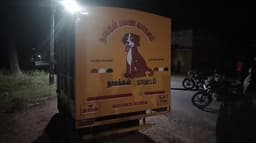 கருத்தடைக்குப் பின் குடியிருப்புப் பகுதியில் விடப்பட்ட தெருநாய்கள்.. நகராட்சி ஊழியர்களை முற்றுகையிட்டு பொதுமக்கள் வாக்குவாதம்
