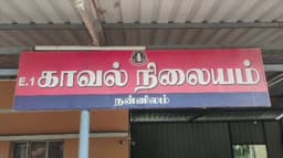 சட்டவிரோத மது விற்பனையில் ஈடுபட்டவர்களுடன் தொடர்பில் இருந்ததாக 3 காவலர்கள் பணியிடை நீக்கம்