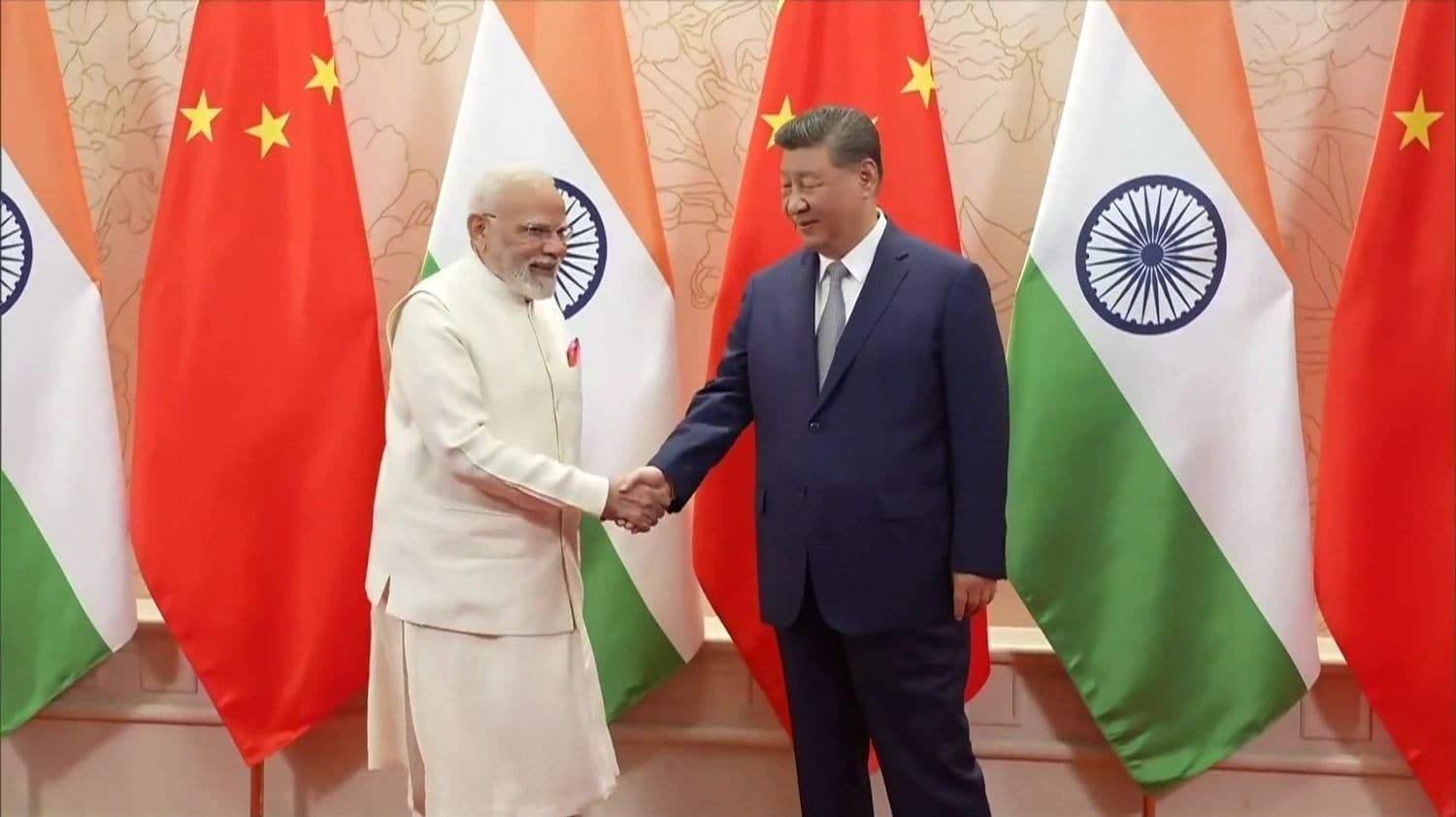 சீன அதிபர் ஷி ஜின்பிங்குடன் பிரதமர் மோடி உயர்மட்ட பேச்சுவார்த்தை