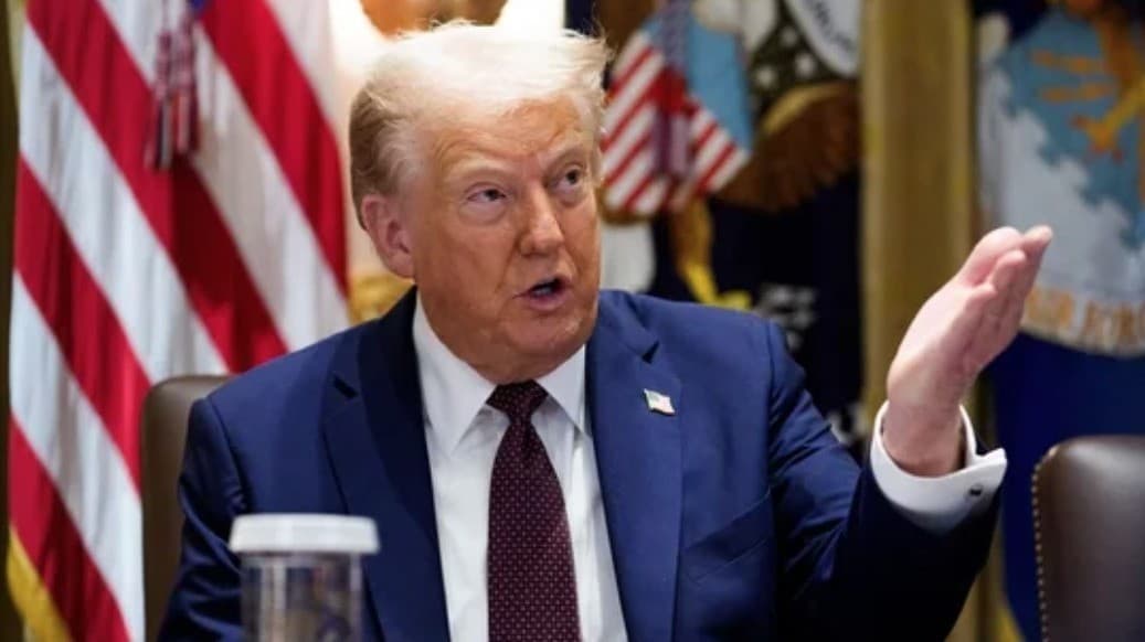 இறக்குமதி வரி விதிக்காவிட்டால் அமெரிக்கா முற்றிலுமாக அழிந்துவிடும் - அதிபர் டிரம்ப்