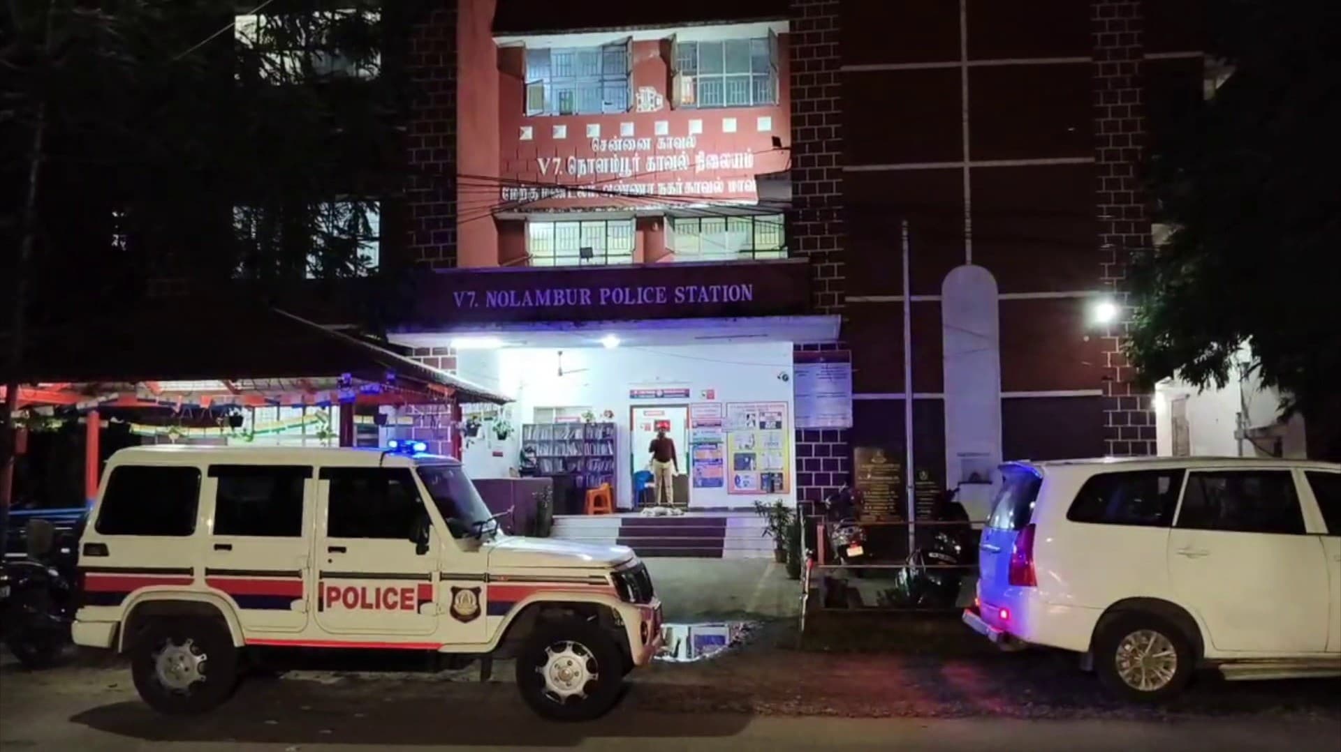 கருவில் இருக்கும் சிசு ஆணா, பெண்ணா? ரூ.20 ஆயிரம் வரை பணம் பெற்றதாக பெண் மருத்துவர், புரோக்கர் கைது