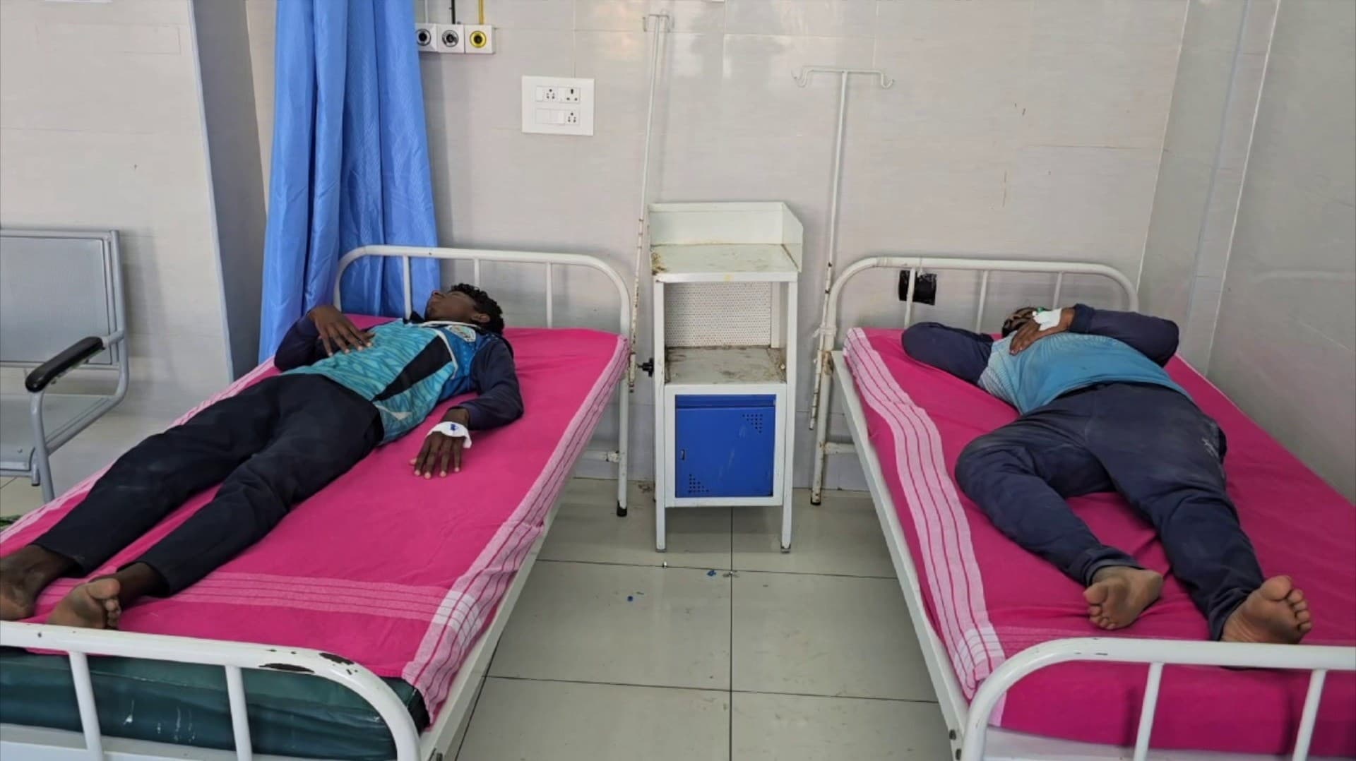 நாகை மீனவர்கள் மீது இலங்கை கடற்கொள்ளையர்கள் தாக்குதல்