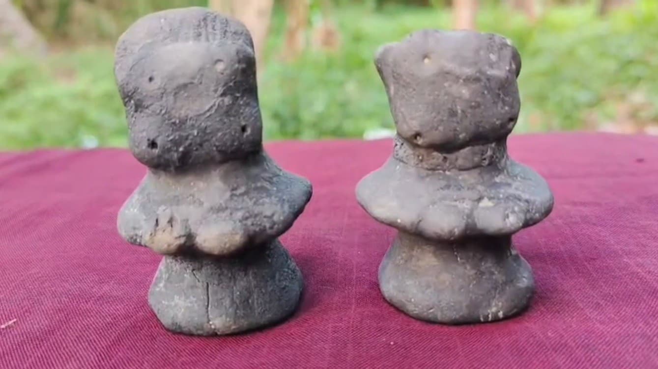 சோழர்காலத்தை சேர்ந்த 2 சுடுமண் பொம்மைகள் கண்டெடுப்பு..!