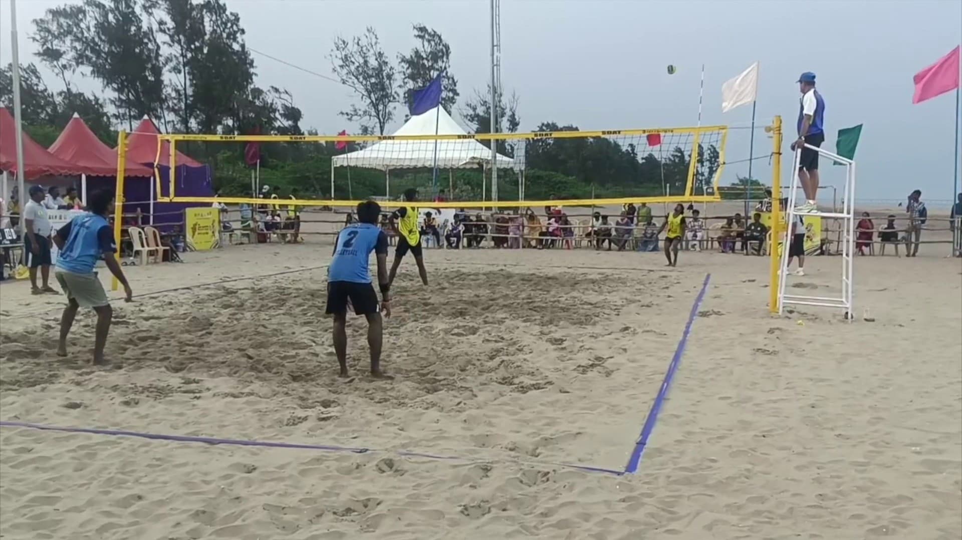 புதிய கடற்கரையில் நடைபெற்ற பகல் இரவு பீச் வாலிபால் போட்டி