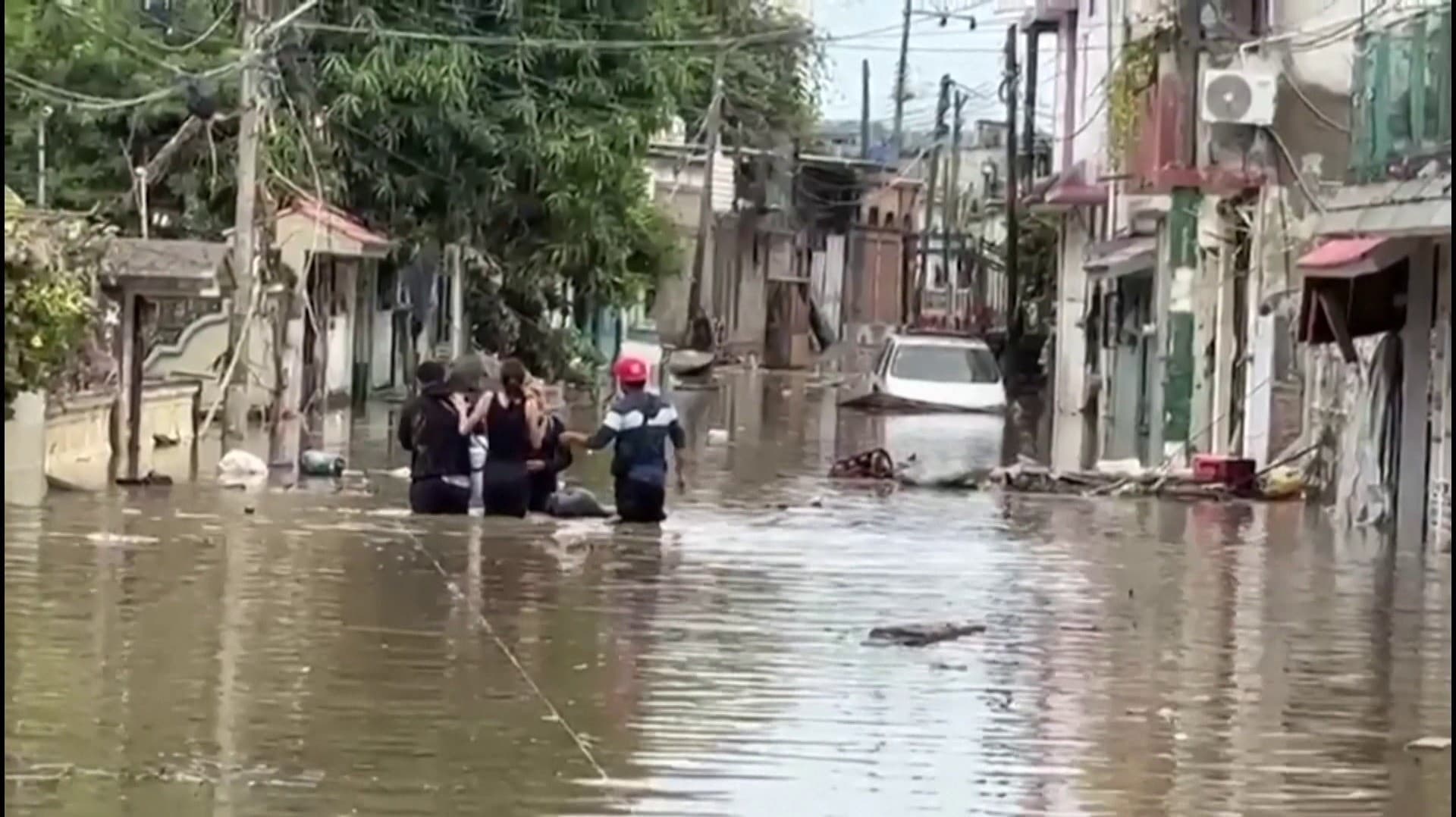 மெக்சிகோவை அடுத்தடுத்து தாக்கிய 2 புயலில் நேர்ந்த பெருந்துயரம்..