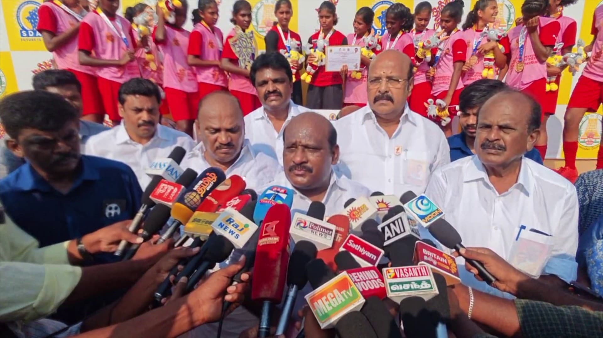 ஜாதி பெயரைக் கூறினால்தான் சிலரை அடையாளம் தெரியும் - அமைச்சர் கோவி.செழியன்