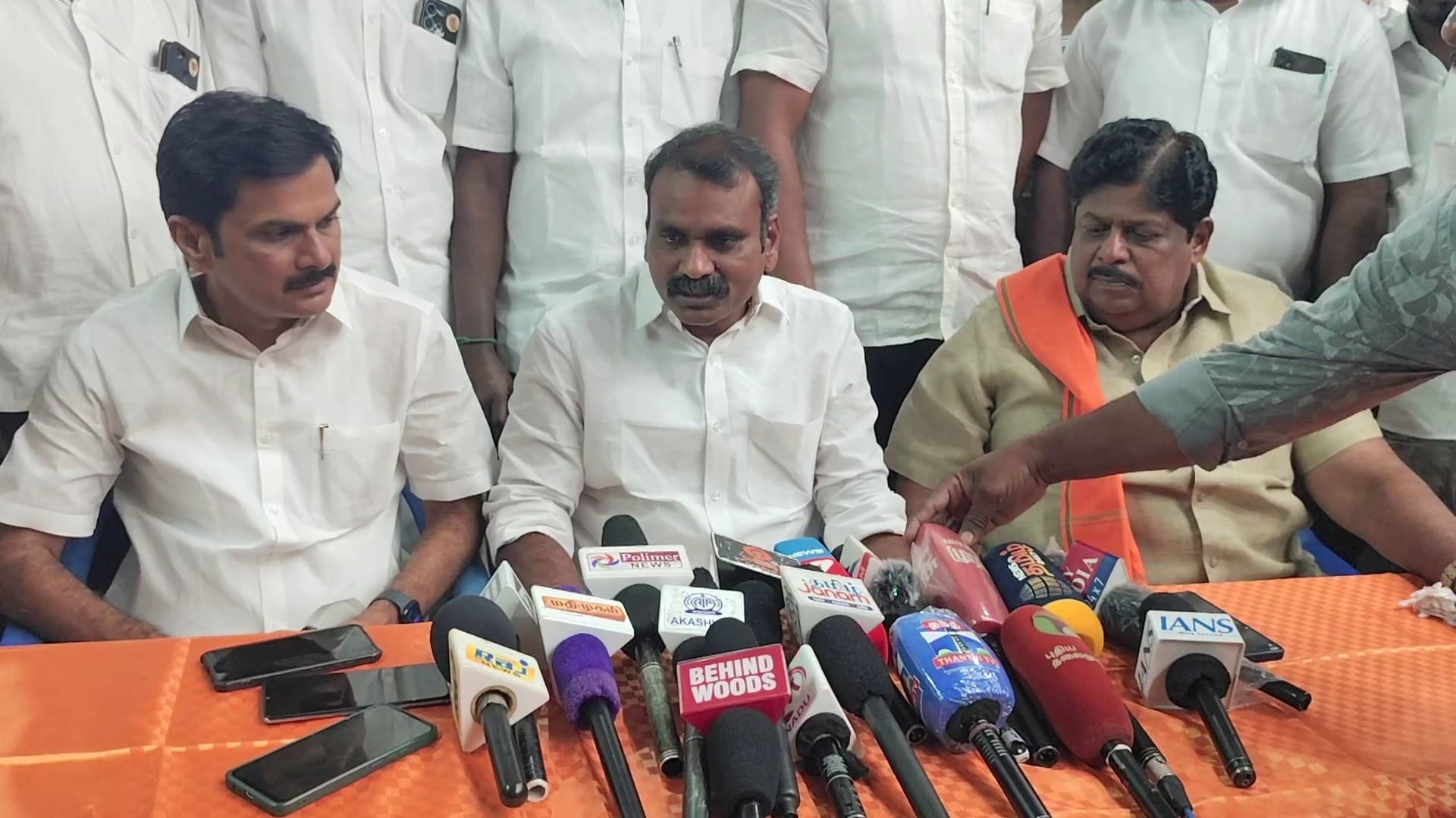 திமுகவினர் மிரட்டுவதால்தான் கரூர் வழக்கு சிபிஐக்கு மாற்றம் - எல்.முருகன்