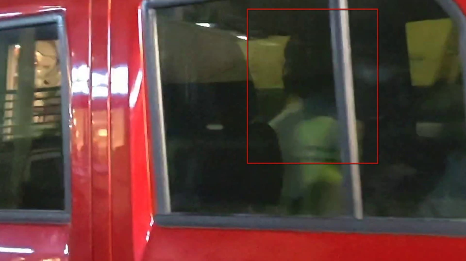 த.வெ.க தலைவர் விஜயுடன், பொதுச்செயலாளர் புஸ்ஸி ஆனந்த் சந்திப்பு