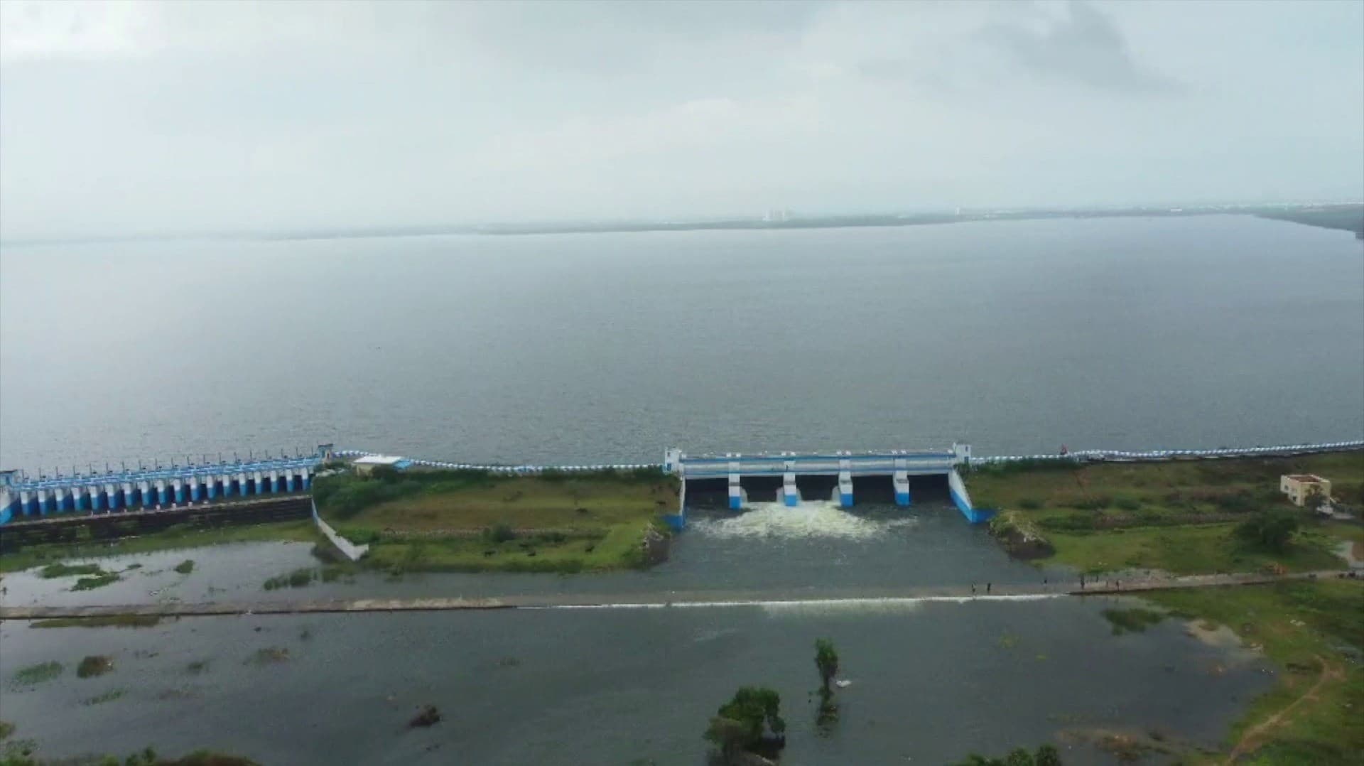 அடையாறு ஆற்றங்கரையோர மக்கள் பாதிக்காத வகையில் நடவடிக்கை