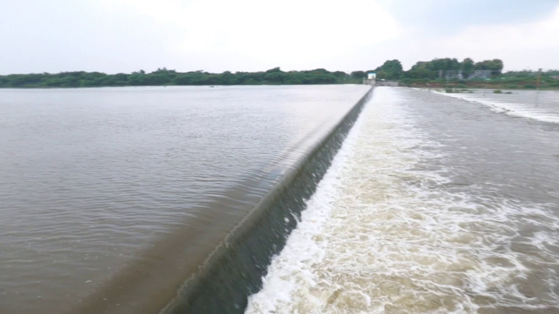 நீர்வரத்து அதிகரிப்பால் செய்யாறு, பாலாற்றில் வெள்ளப்பெருக்கு