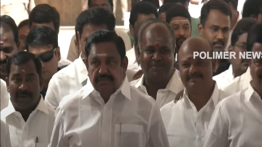 கருப்பு பட்டை அணிந்து அதிமுக எம்எல்ஏக்கள் சட்டமன்றம் வருகை.!