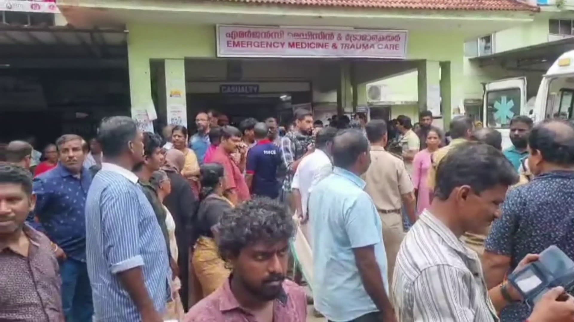 பள்ளி வகுப்பறையில் மாணவர் அடித்த பெப்பர் ஸ்ப்ரேவால் சக மாணவர்களுக்கு மூச்சுத் திணறல்