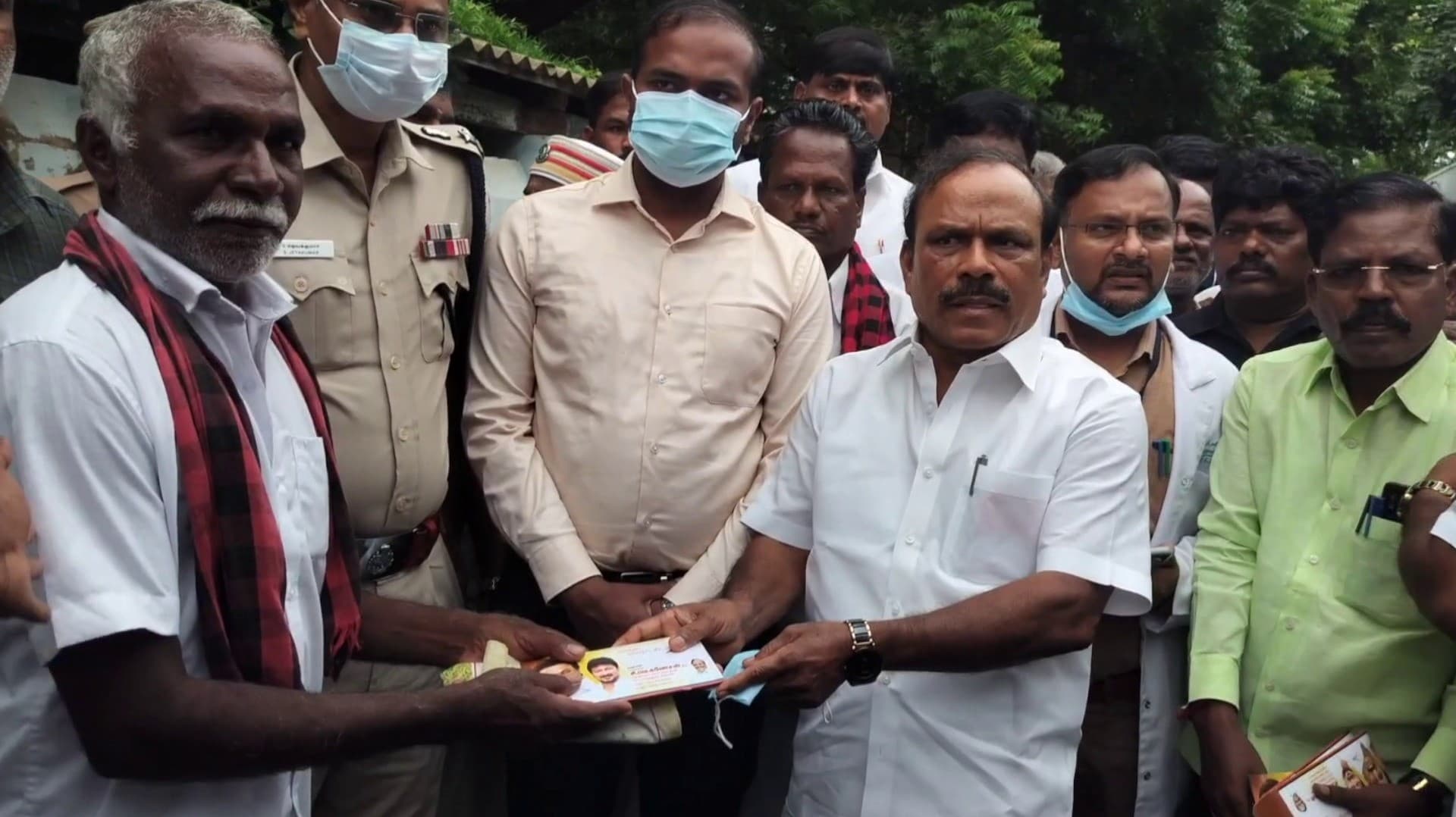 விவசாய நிலத்தில் இடி விழுந்து உயிரிழந்த 4 பெண்களுக்கு அஞ்சலி