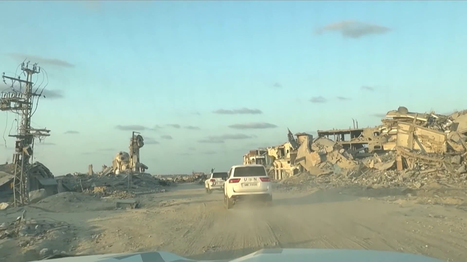 போர் நிறுத்தத்தால் காசாவுக்குள் உணவு பொருட்கள் வருகை அதிகரிப்பு