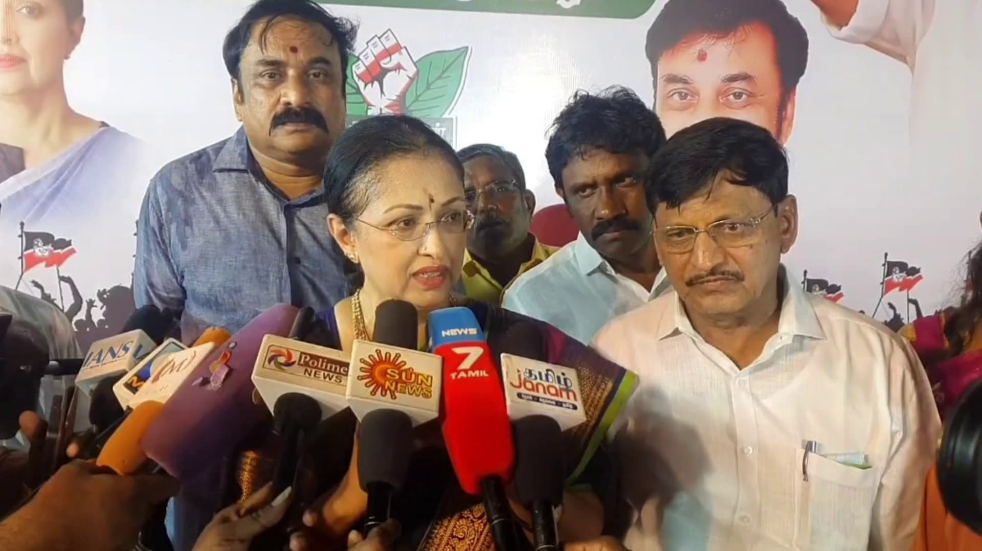 "கூட்டணிக்கு விஜய் வந்தாலும், இ.பி.எஸ். தான் முதலமைச்சர் வேட்பாளர்" - நடிகை கெளதமி