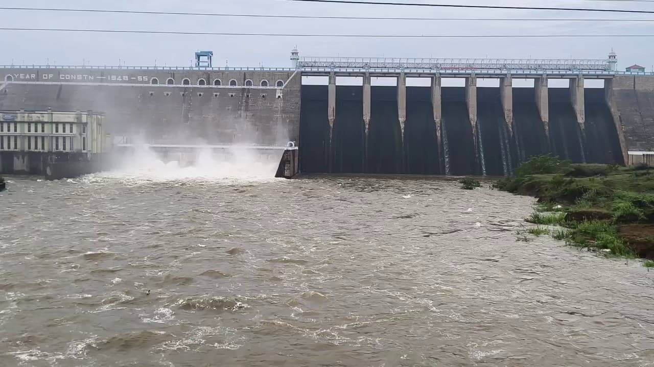 102 அடியை எட்டியது பவானிசாகர் நீர்மட்டம்