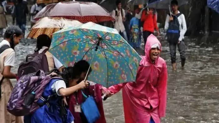 14 மாவட்டங்களில் பள்ளிகளுக்கு விடுமுறை