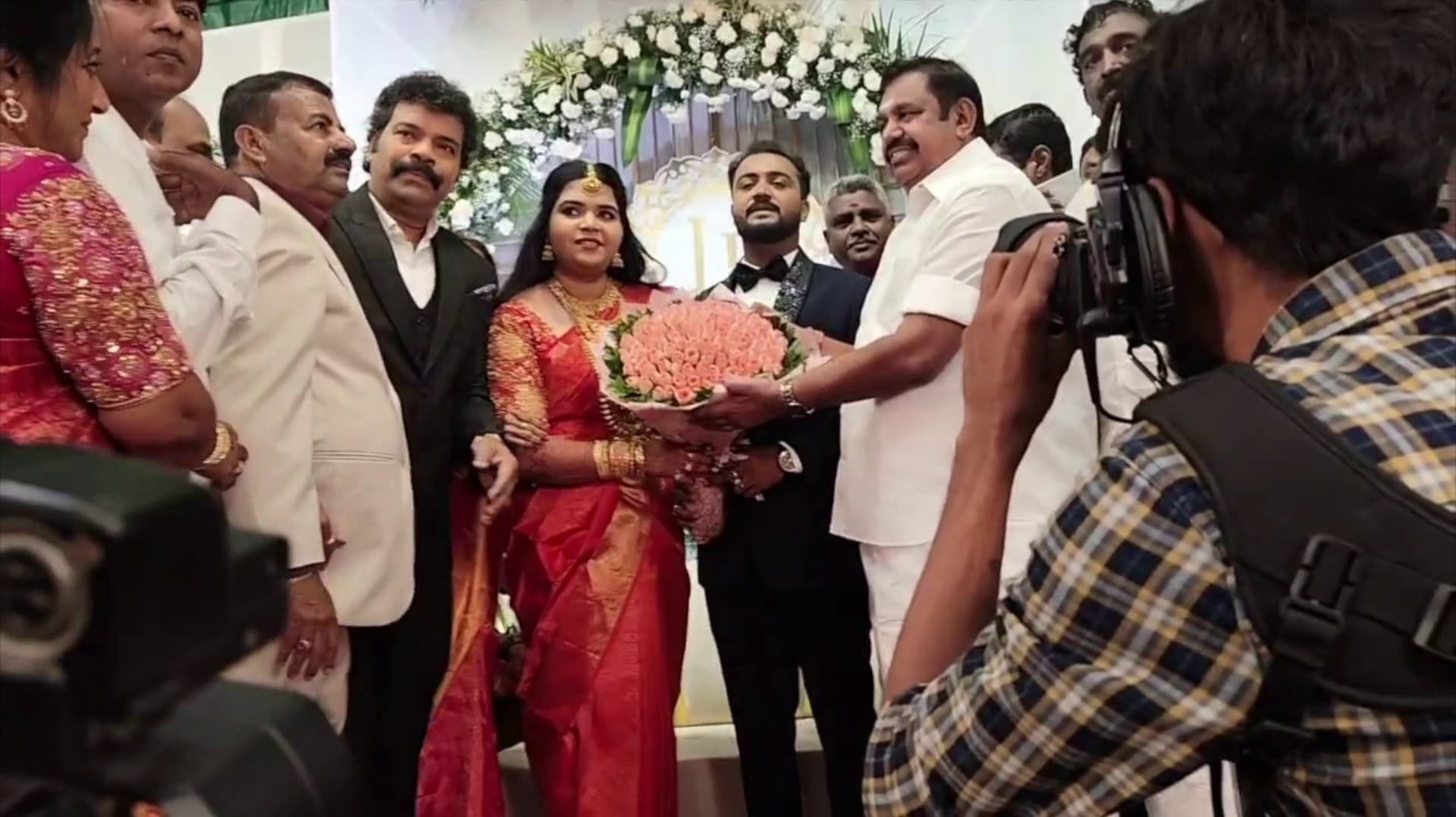 நடிகர் ரவி மரியா இல்லத் திருமண வரவேற்பு விழாவில் இ.பி.எஸ். பங்கேற்பு