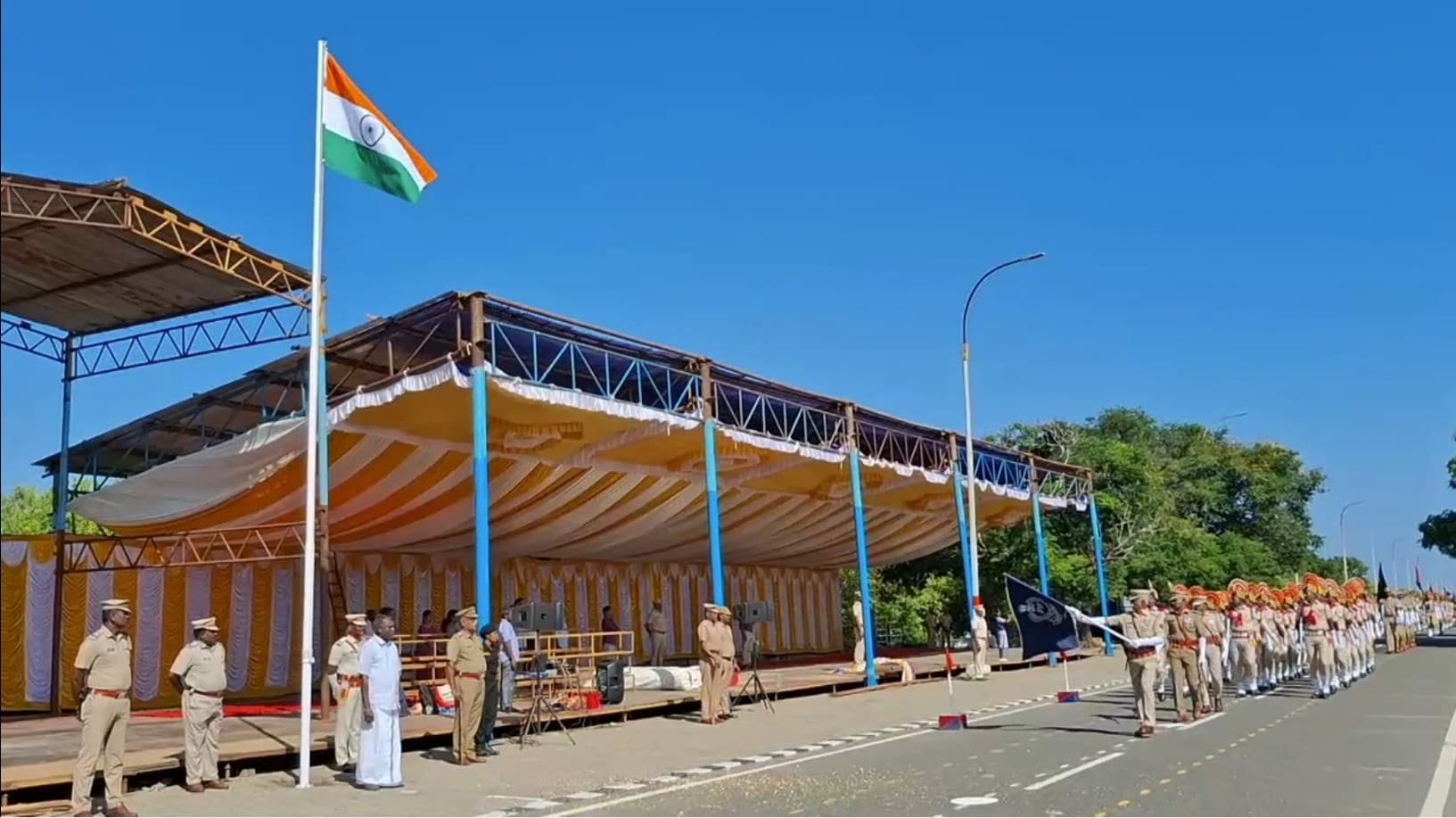 புதுச்சேரி விடுதலை தின விழா- நவ.1 ஆம் தேதி கொண்டாட்டம்..!  காவல்துறையின் அணிவகுப்பு ஒத்திகை..