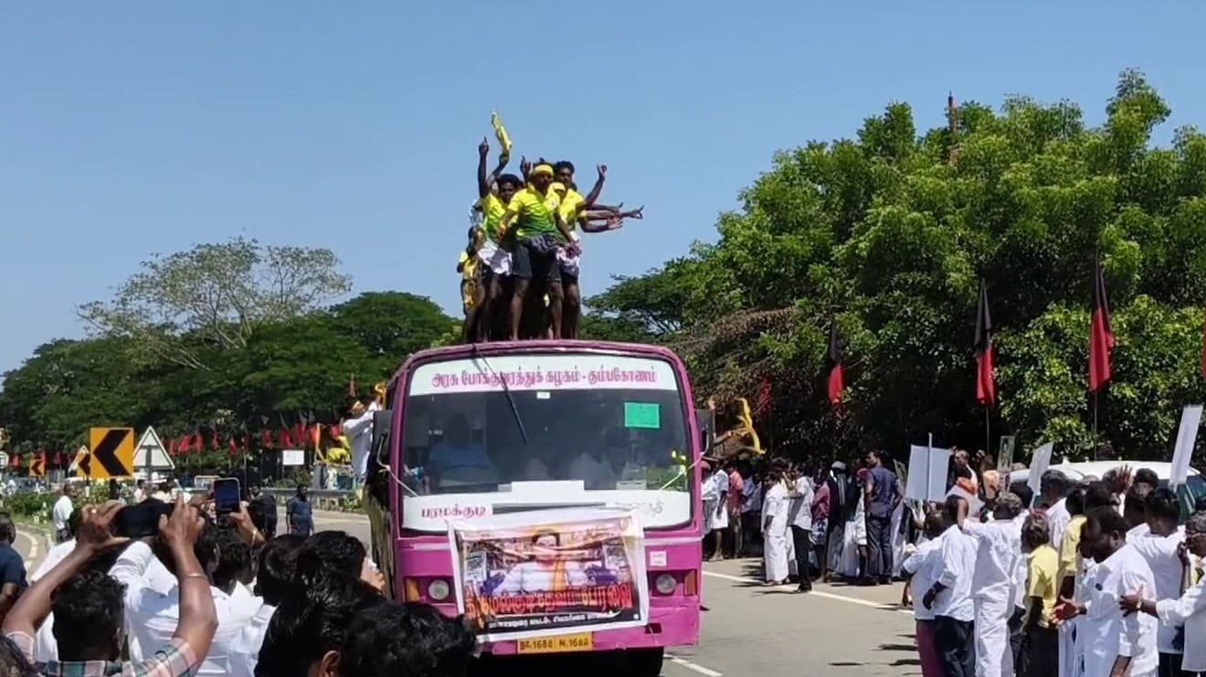 தேவர் ஜெயந்தி கொண்டாட்டம் என்ற பெயரில் அட்ராசிட்டி