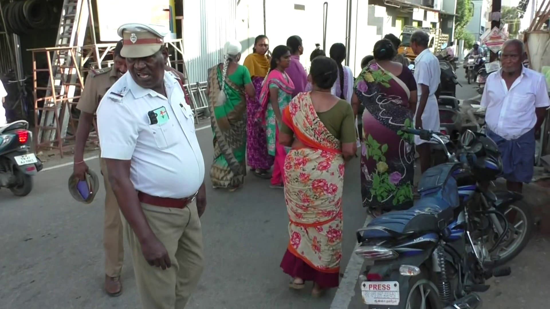 கரூர் சம்பவம் - வேலுச்சாமிபுரம் வணிகர்களிடம் சி.பி.ஐ. விசாரணை