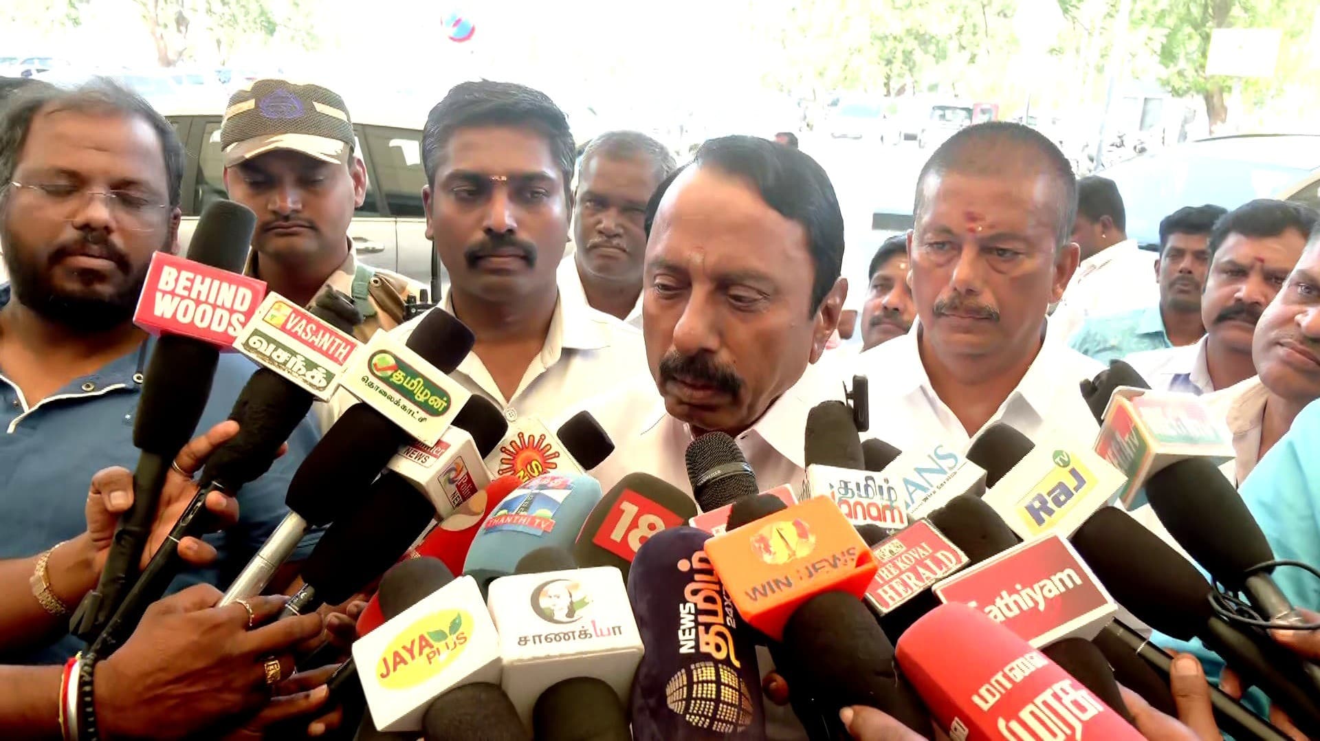 அதிமுகவிலும் குடும்ப அரசியல் உள்ளதாக கருதுகிறேன் - செங்கோட்டையன்