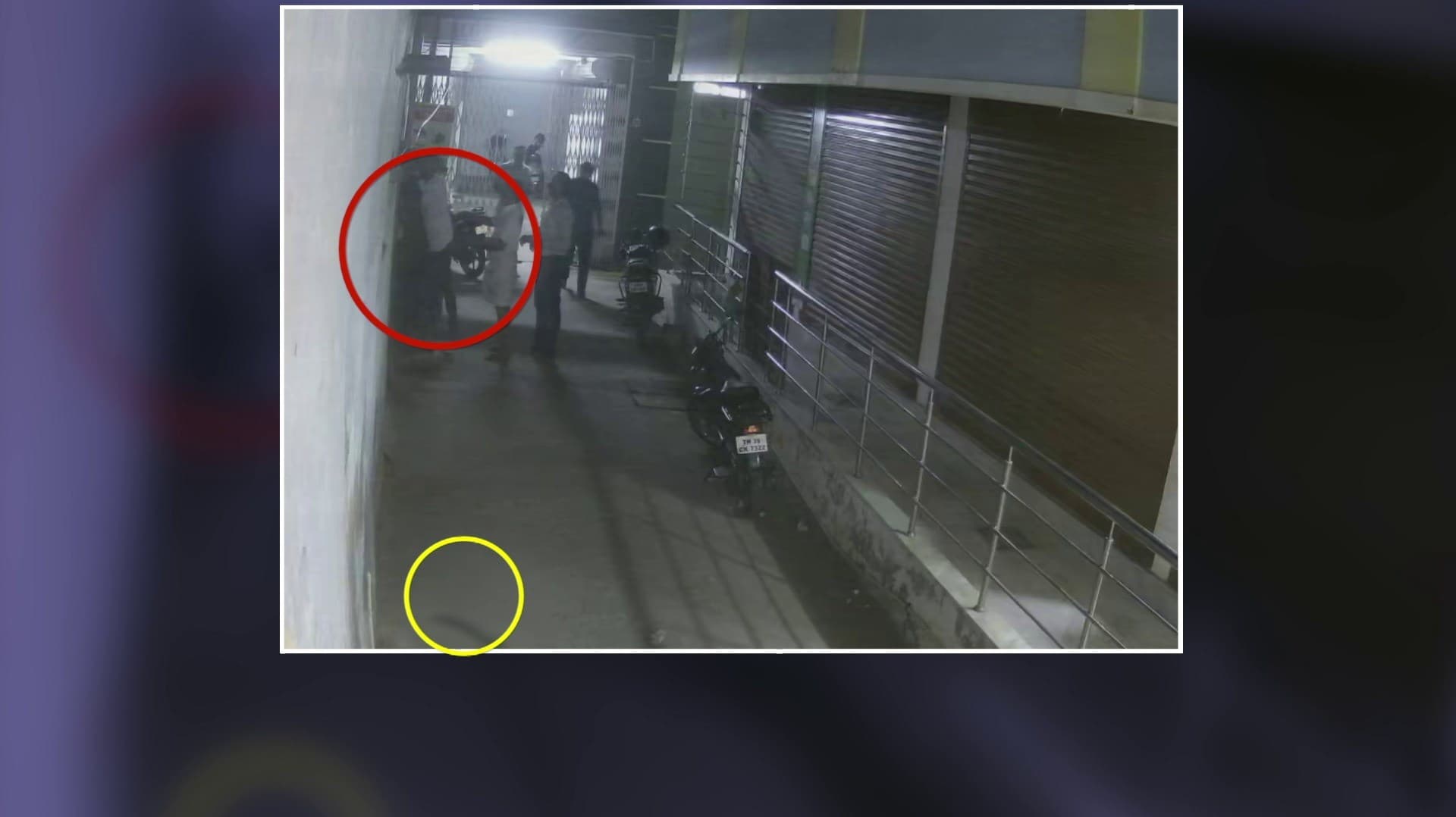 காதலியின் வீட்டிற்குள் அரிவாளோடு புகுந்து மிரட்டிய காதலன்