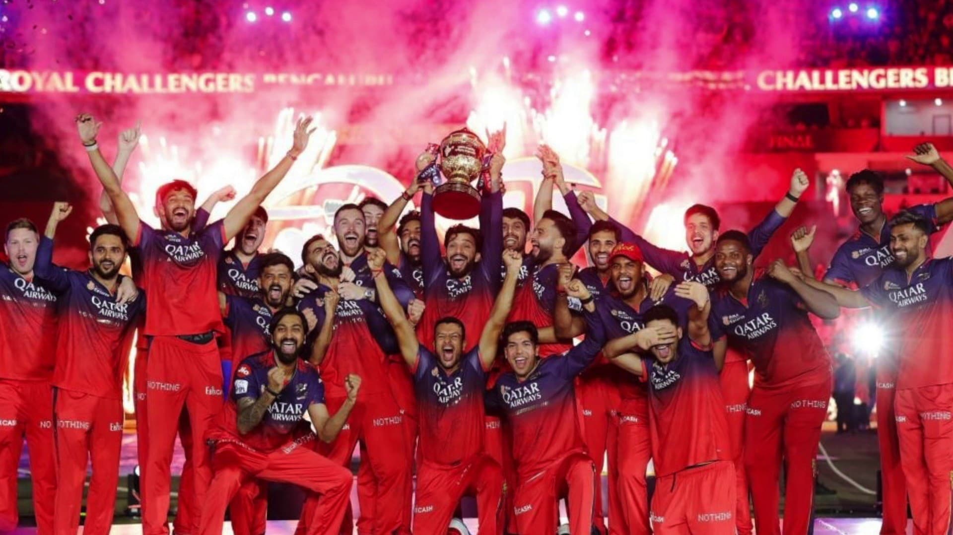 ஆர்சிபி அணியை விற்பதற்கான ஒப்பந்தம் அடுத்த ஆண்டு மார்ச் 31-ஆம் தேதிக்குள் இறுதி செய்யப்பட்டு விடும் எனத் தகவல்