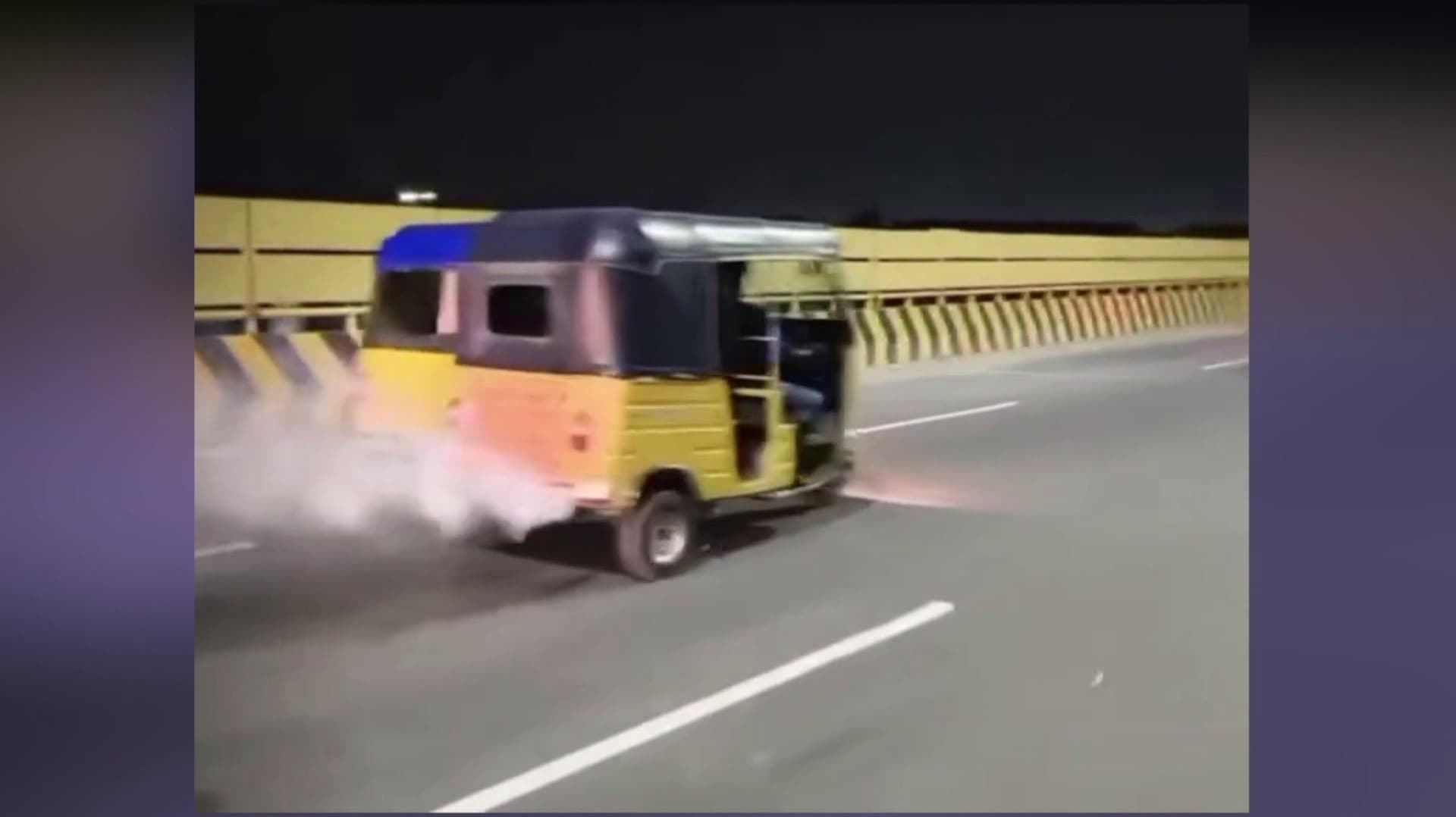 மதுரவாயல் - தாம்பரம் பைபாஸ் சாலையில் நடந்த ஆட்டோ ரேஸ்