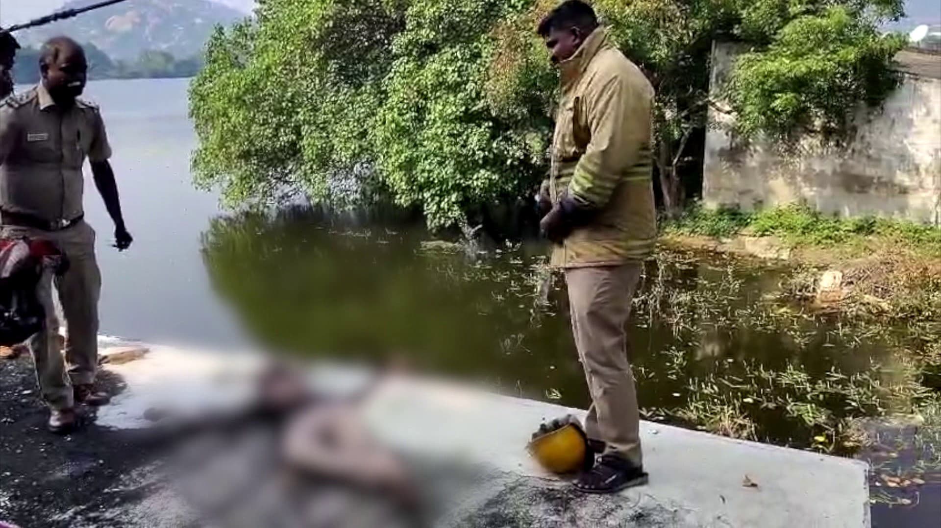 மீன்பிடிக்கச் சென்ற பள்ளி மாணவர் மின்சாரம் தாக்கி பலி