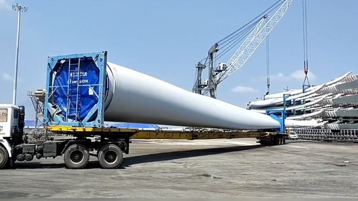 ஒரே கப்பலில் 103 காற்றாலை இறக்கைகளை கையாண்ட துறைமுகம் - புதிய சாதனை